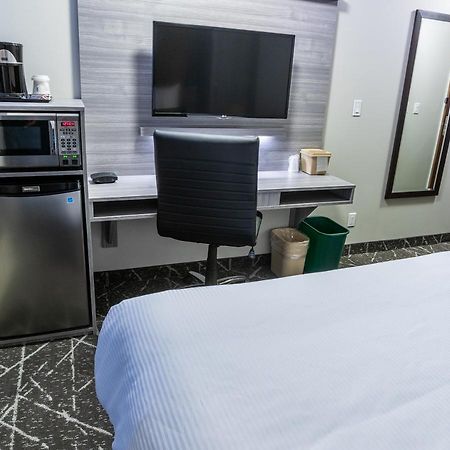Microtel Inn & Suites By Wyndham Lloydminster Dış mekan fotoğraf