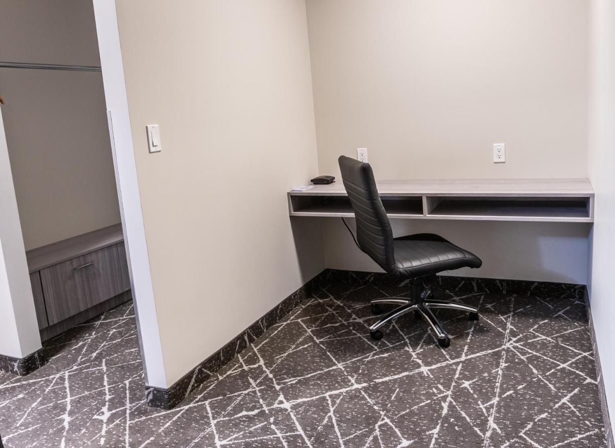 Microtel Inn & Suites By Wyndham Lloydminster Dış mekan fotoğraf