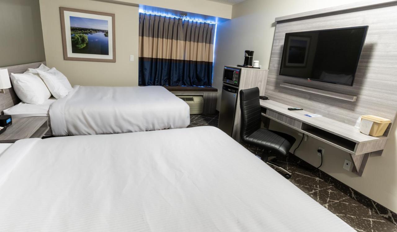Microtel Inn & Suites By Wyndham Lloydminster Dış mekan fotoğraf