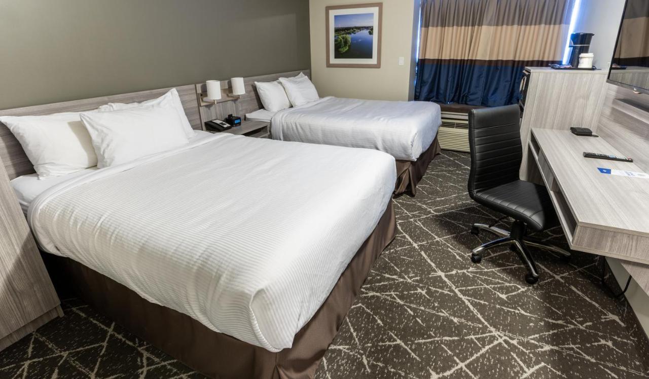 Microtel Inn & Suites By Wyndham Lloydminster Dış mekan fotoğraf