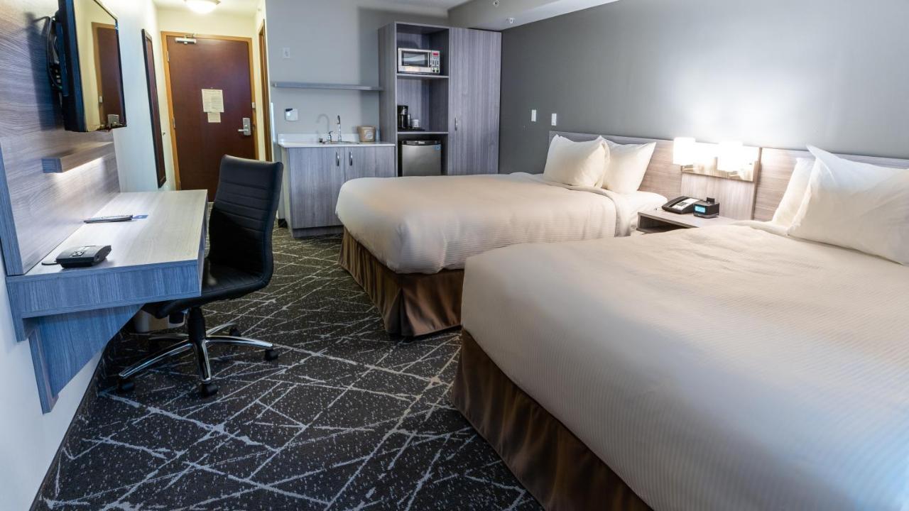 Microtel Inn & Suites By Wyndham Lloydminster Dış mekan fotoğraf
