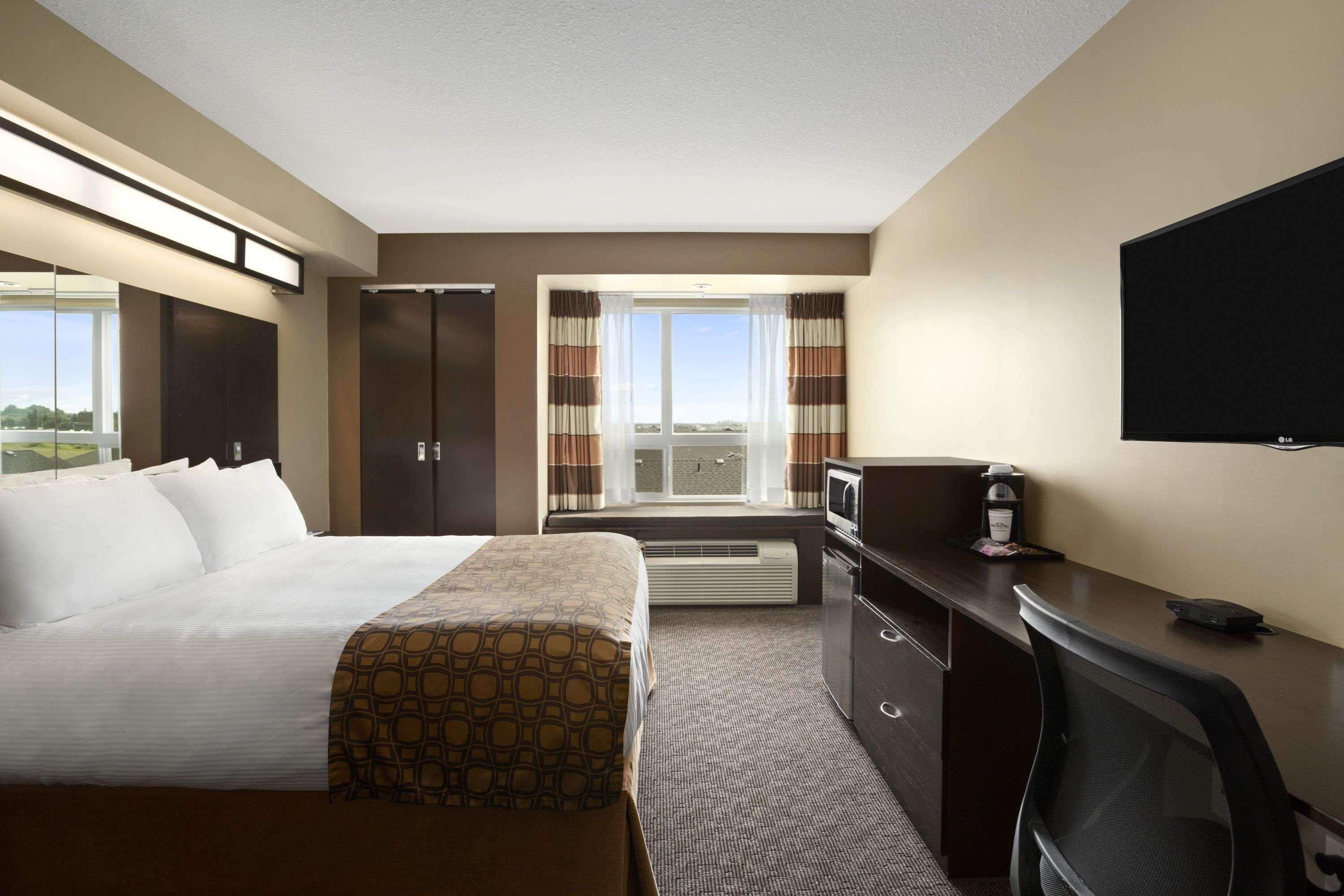 Microtel Inn & Suites By Wyndham Lloydminster Dış mekan fotoğraf