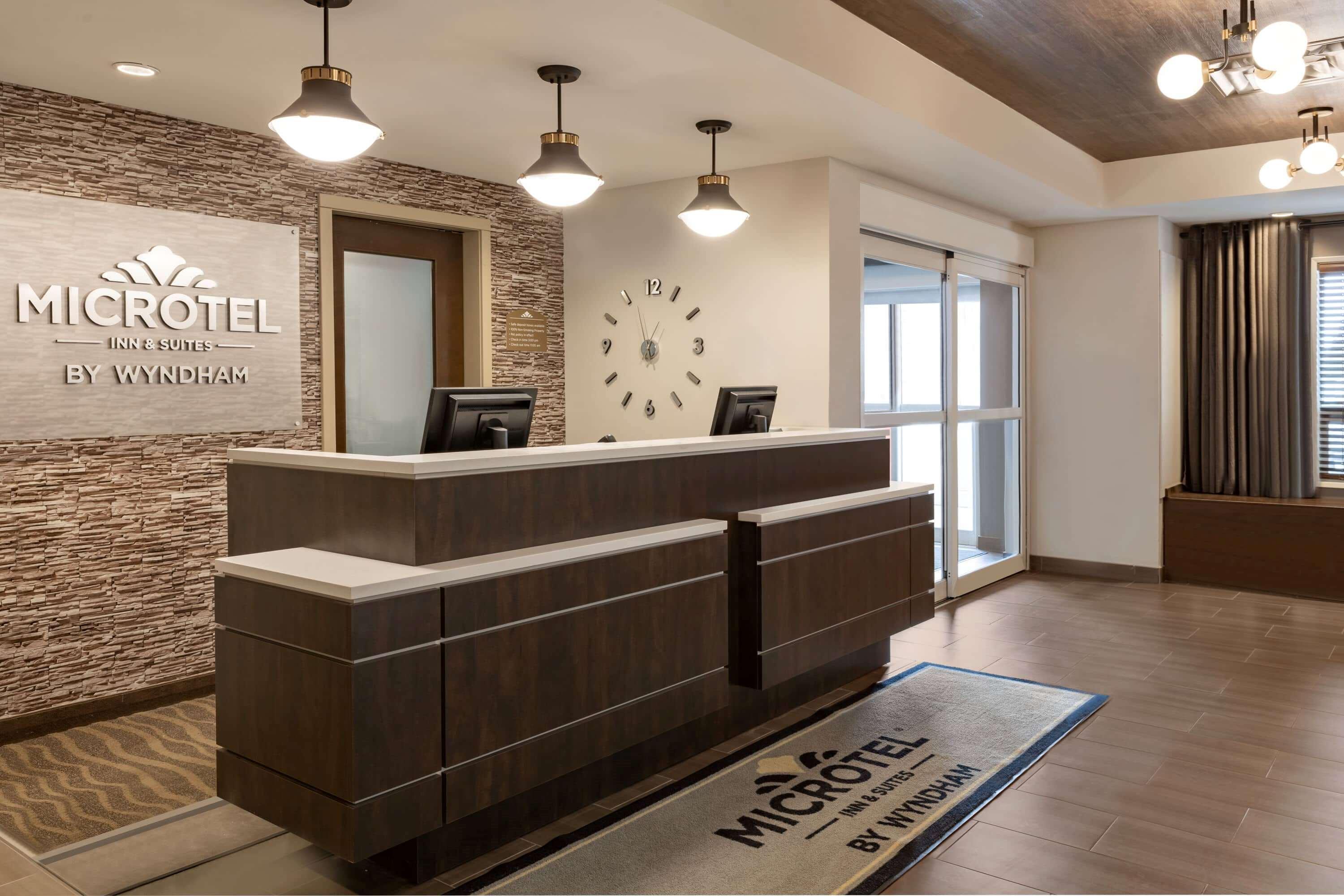 Microtel Inn & Suites By Wyndham Lloydminster Dış mekan fotoğraf