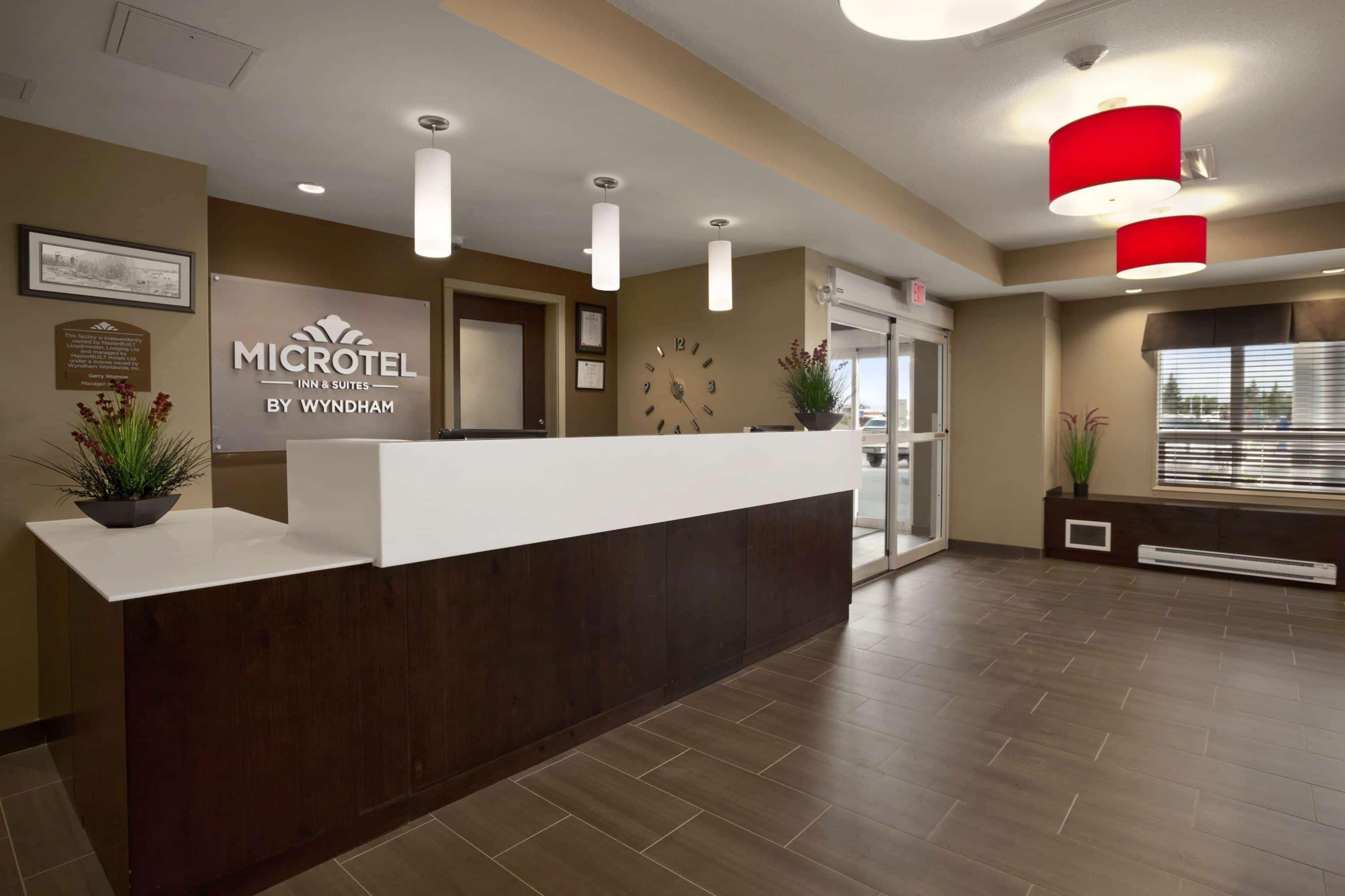 Microtel Inn & Suites By Wyndham Lloydminster Dış mekan fotoğraf