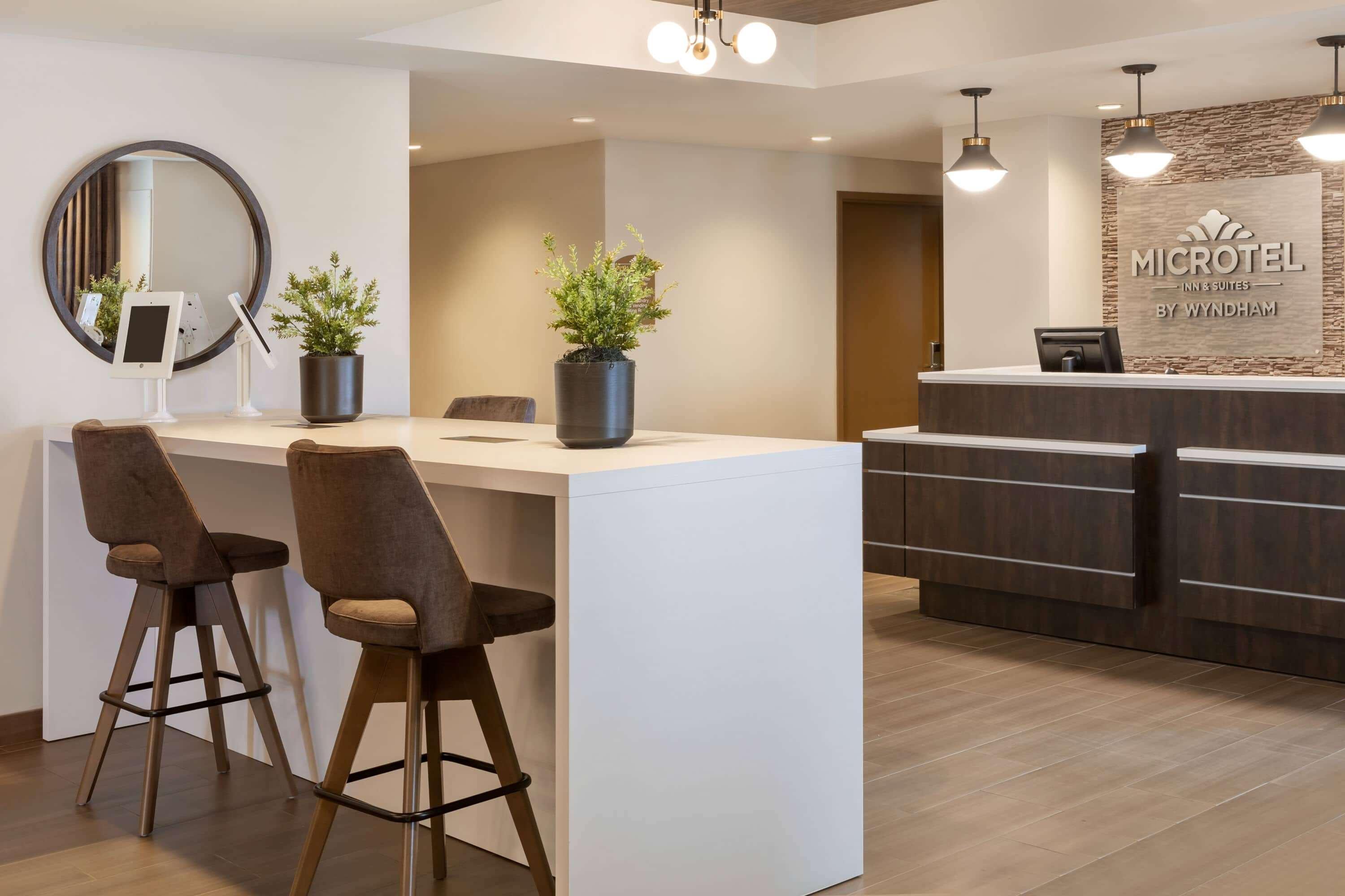 Microtel Inn & Suites By Wyndham Lloydminster Dış mekan fotoğraf